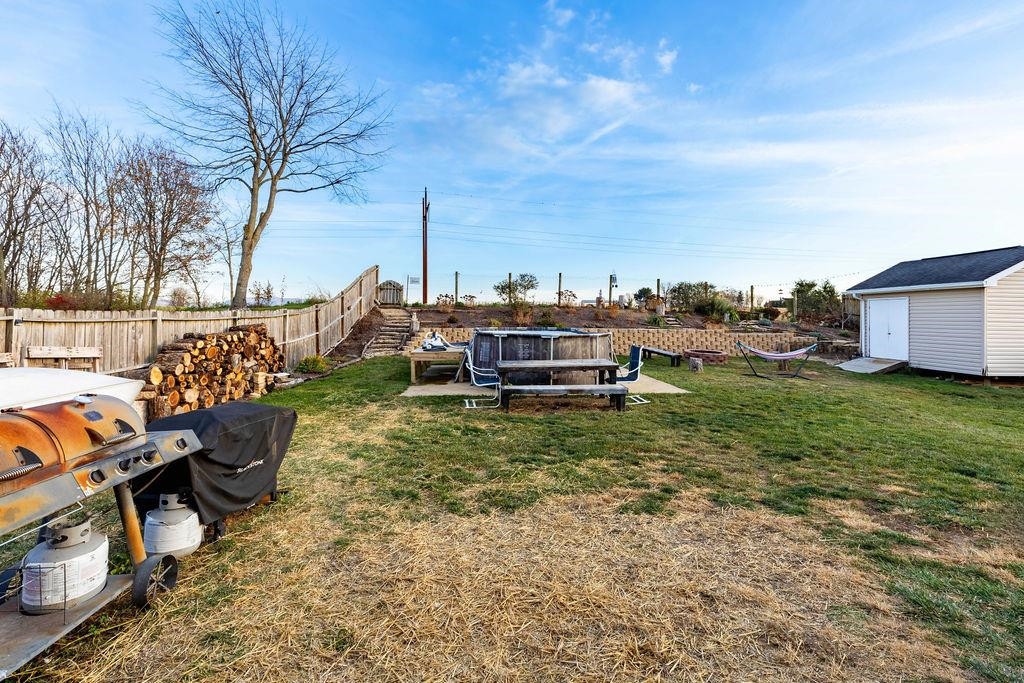 135 FALCON LN