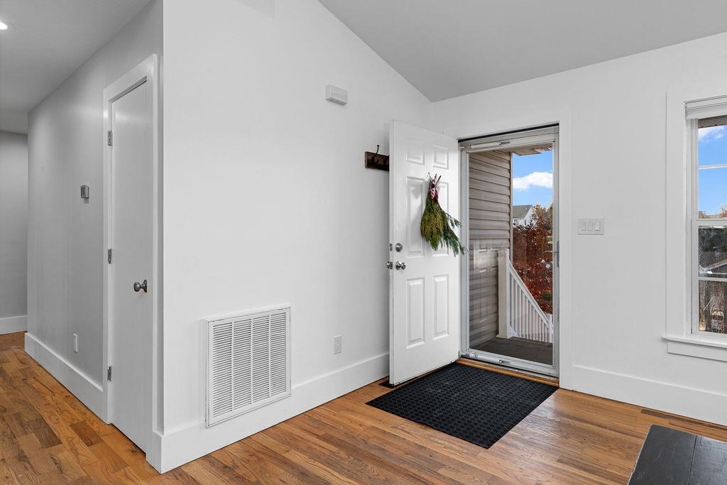135 FALCON LN