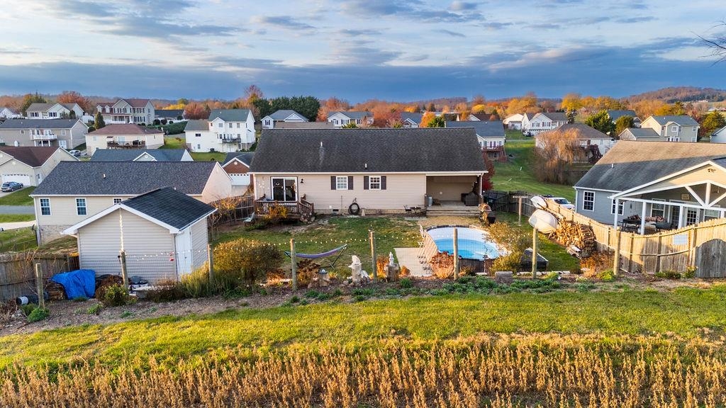135 FALCON LN