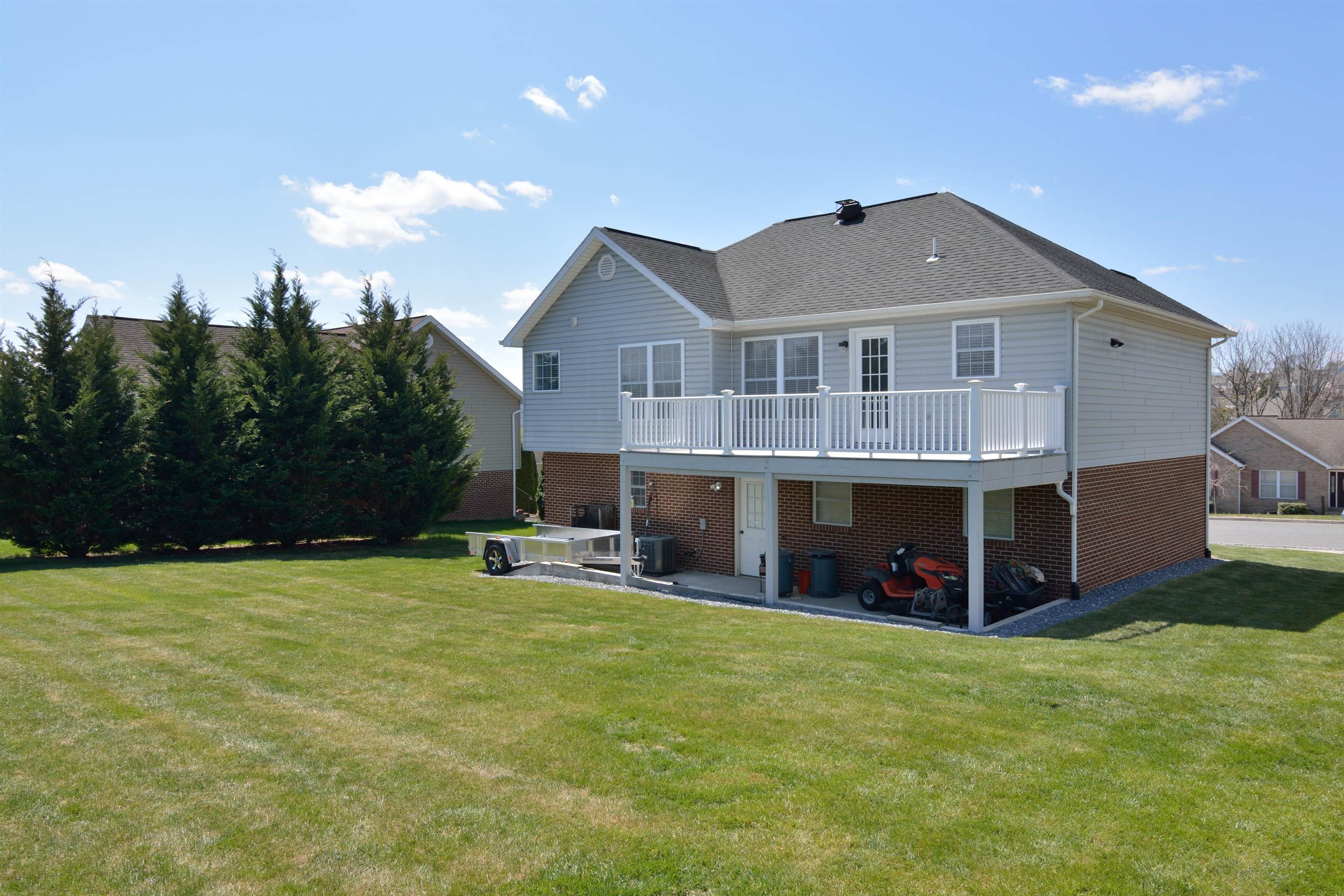1768 PARK LAWN DR