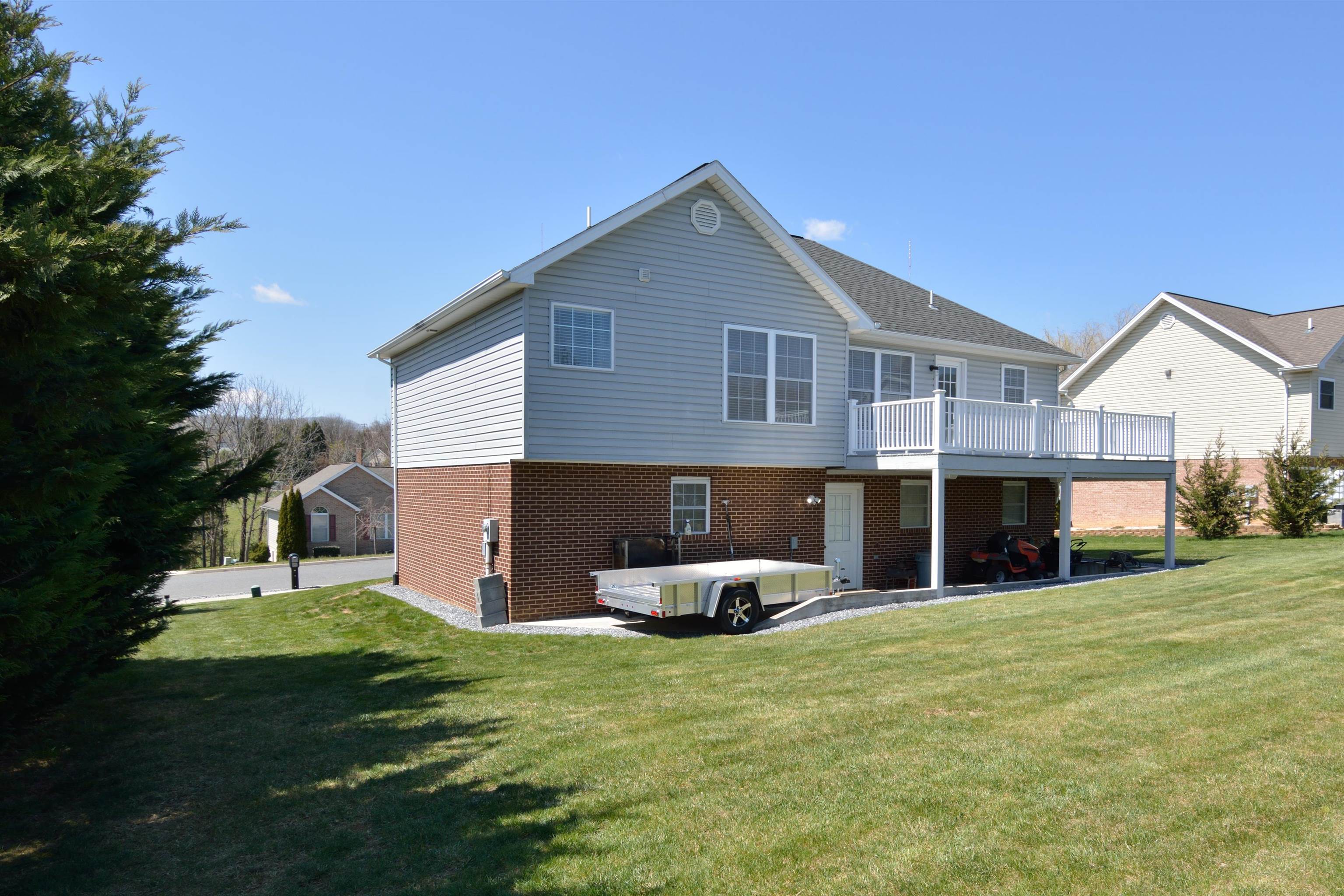 1768 PARK LAWN DR