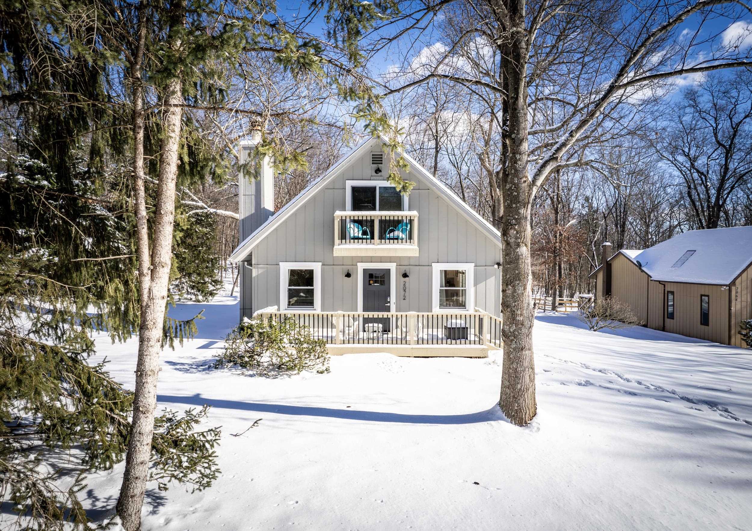 2072 HAWKSBILL RD