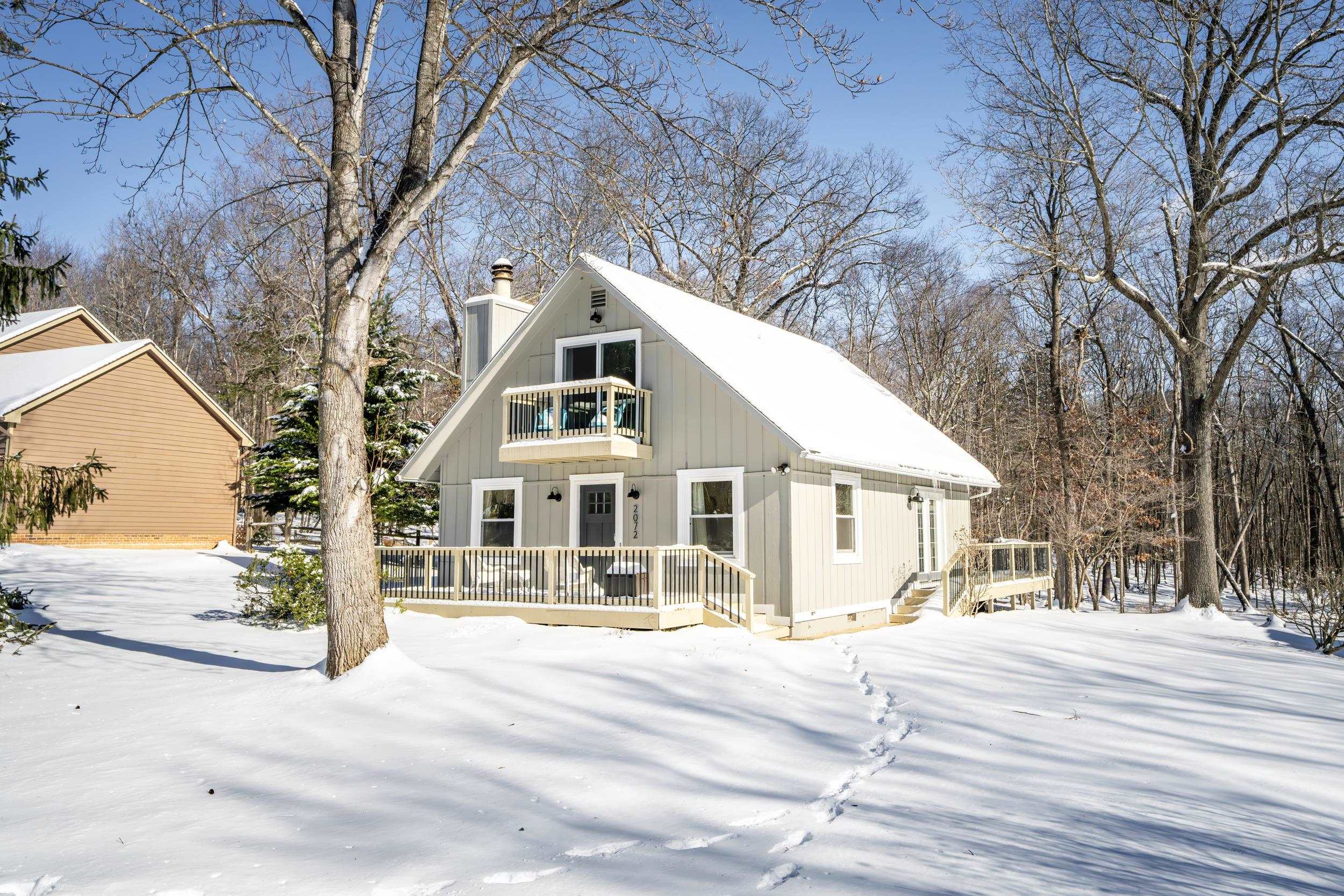 2072 HAWKSBILL RD
