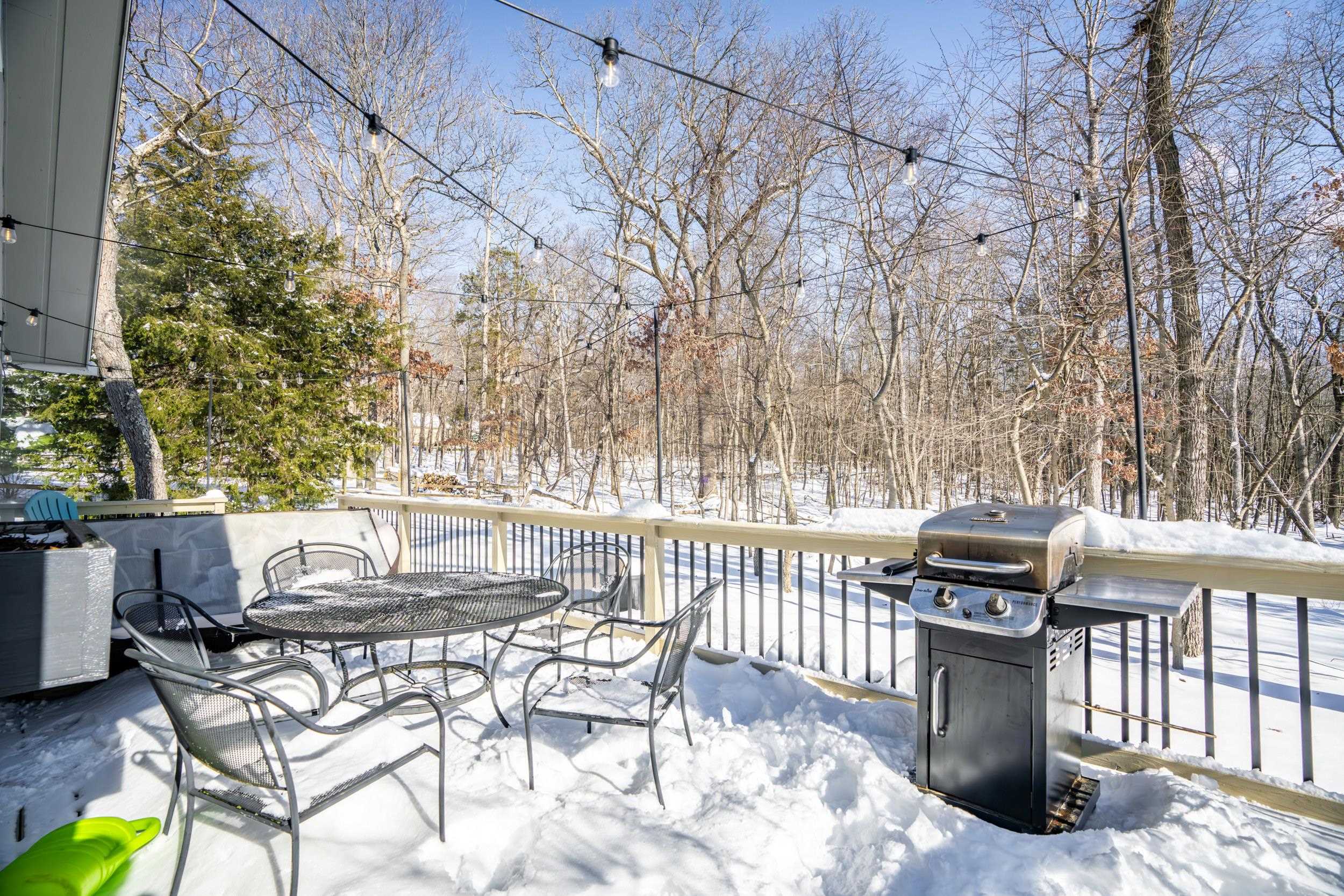 2072 HAWKSBILL RD