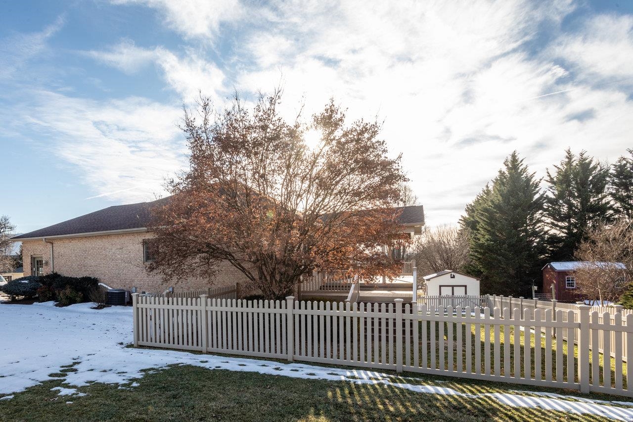 305 CONFEDERACY DR