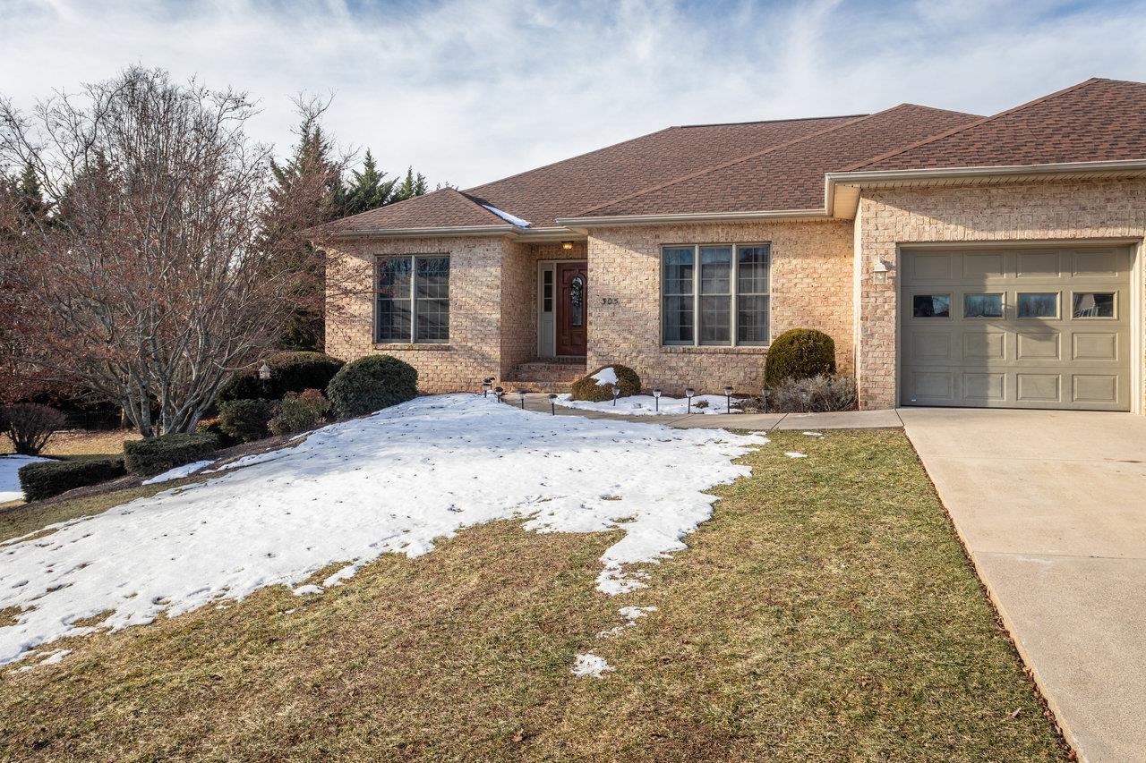 305 CONFEDERACY DR
