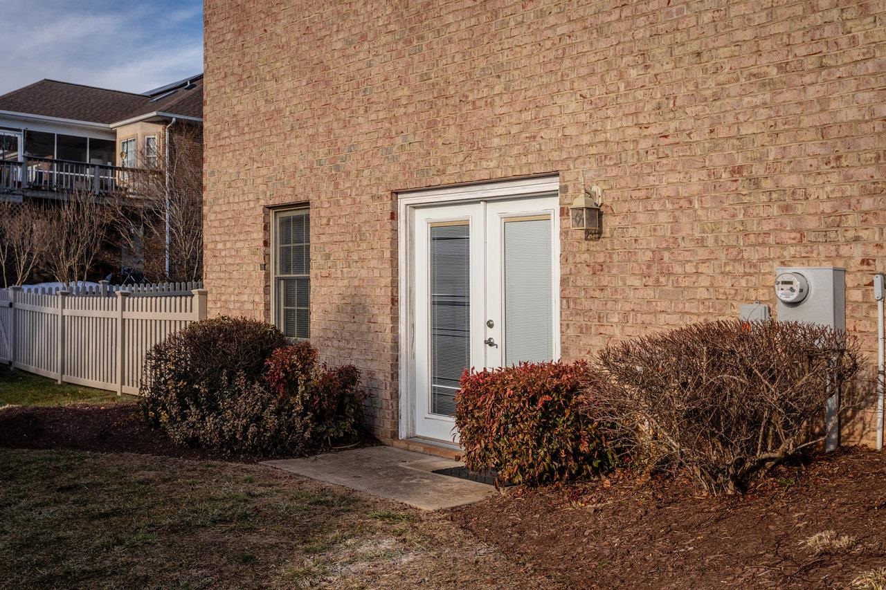 305 CONFEDERACY DR