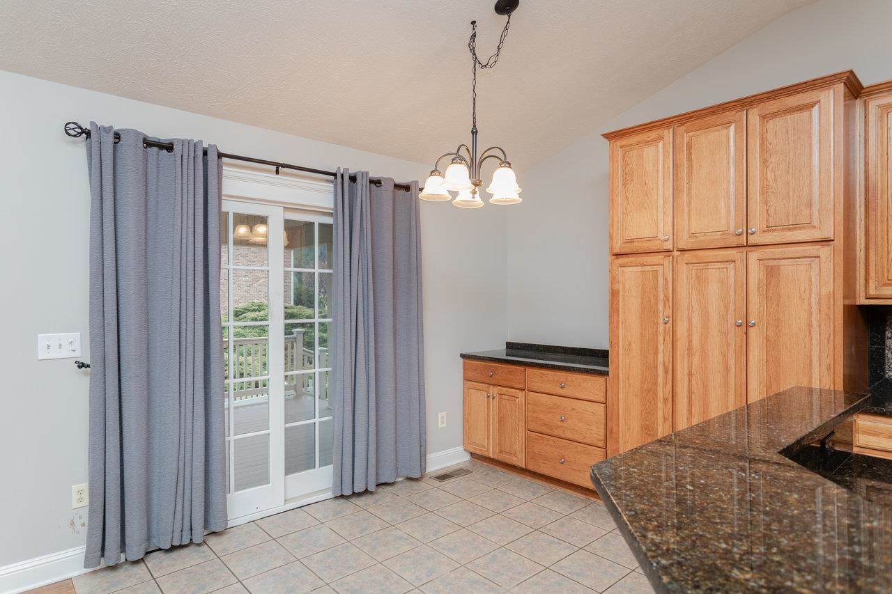 305 CONFEDERACY DR