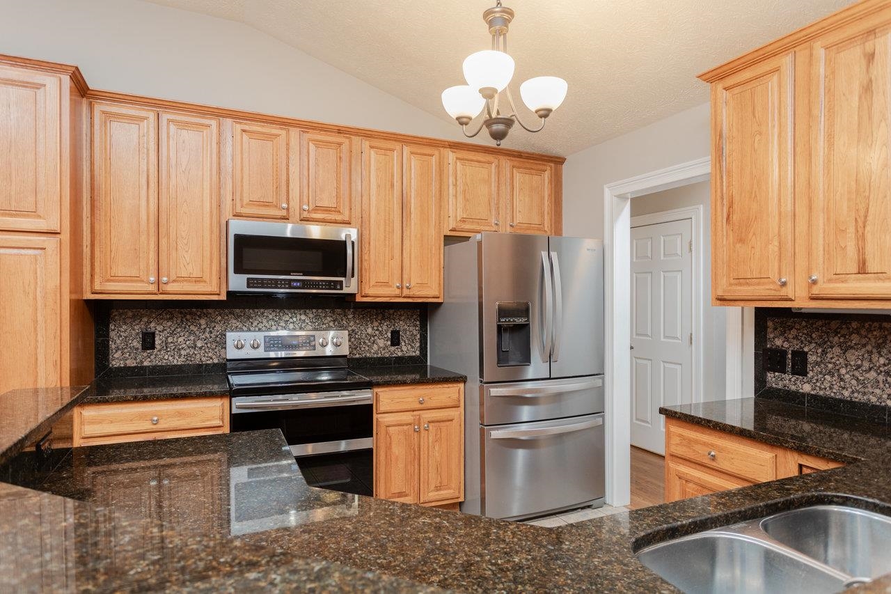 305 CONFEDERACY DR