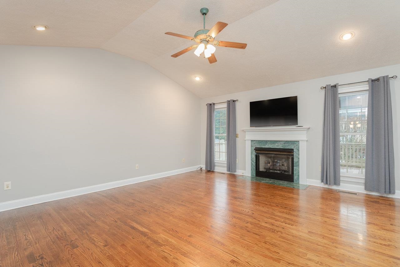 305 CONFEDERACY DR