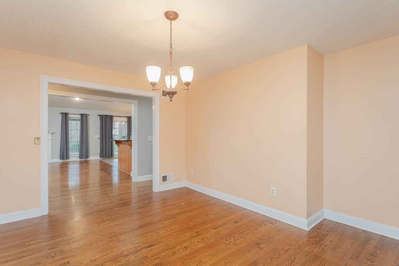 305 CONFEDERACY DR
