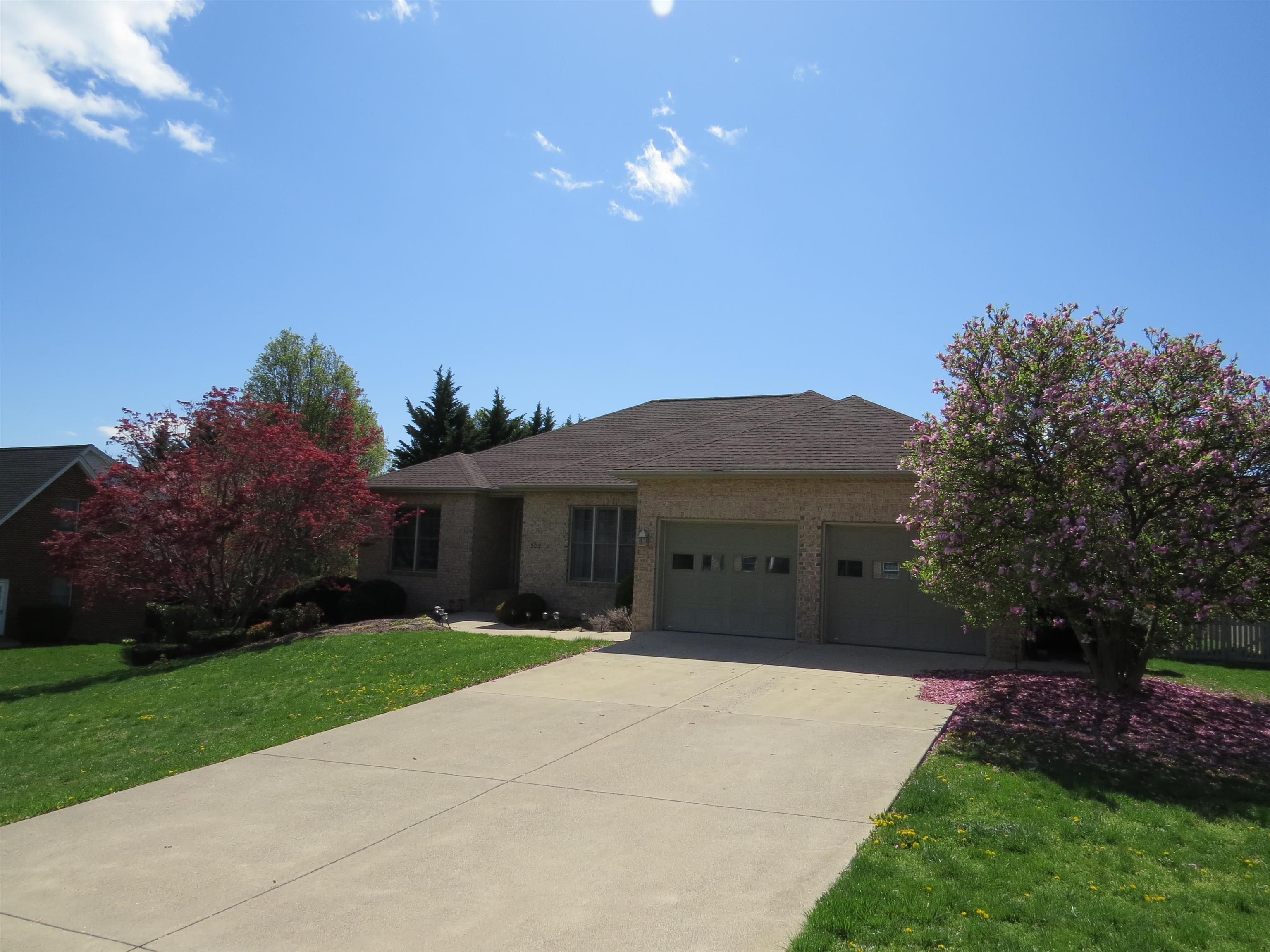 305 CONFEDERACY DR