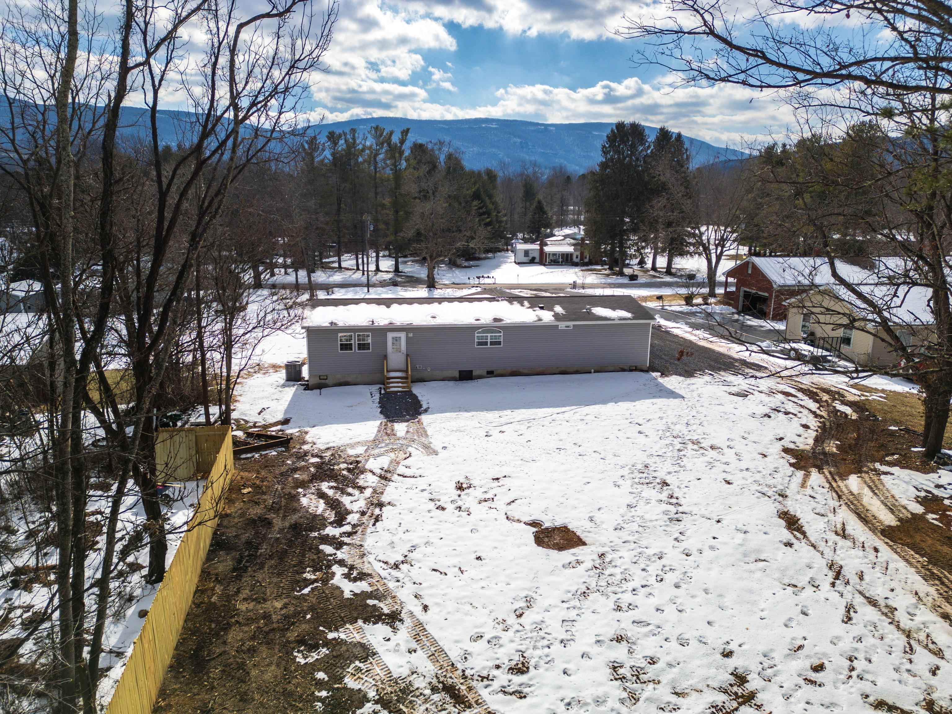 1892 HOWARDSVILLE TPKE