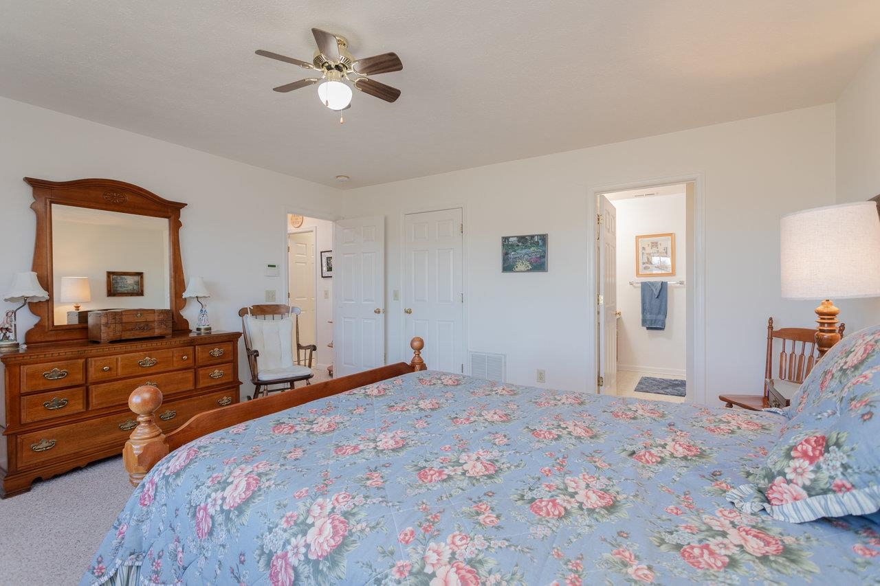 3195 NUTMEG CT