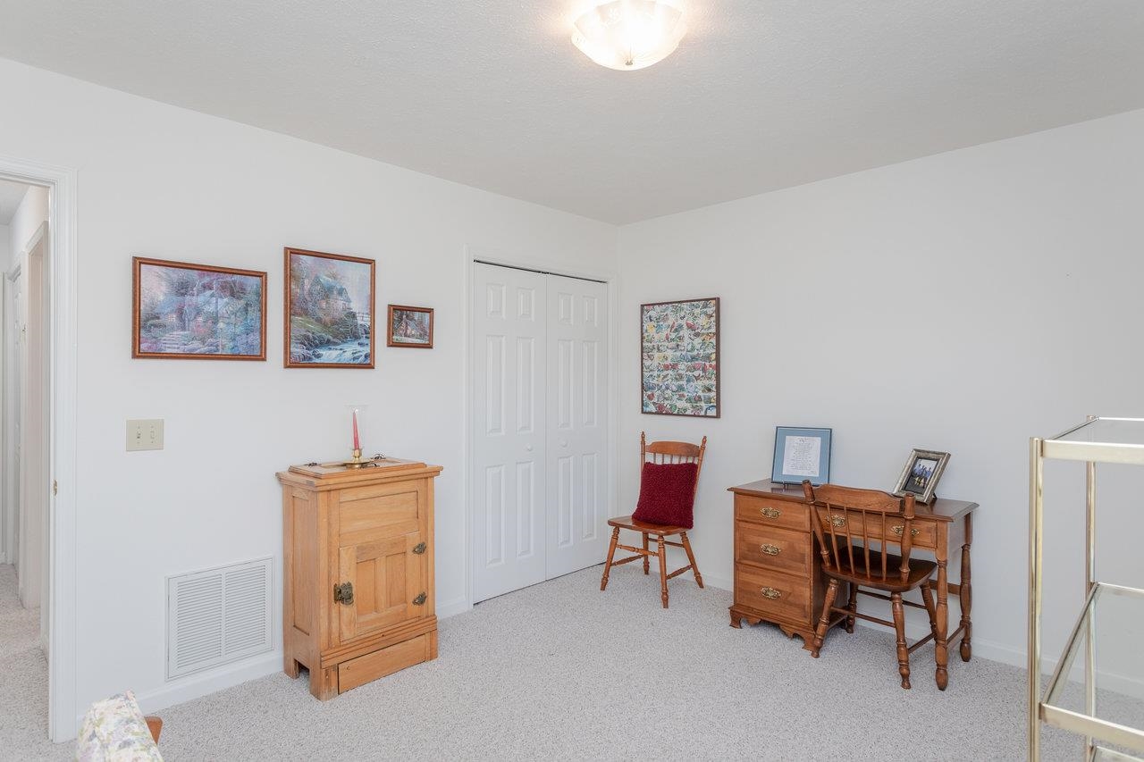 3195 NUTMEG CT