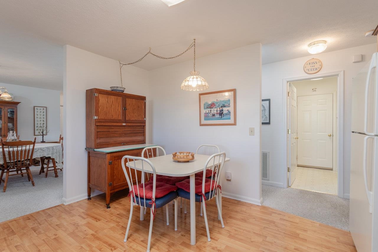 3195 NUTMEG CT