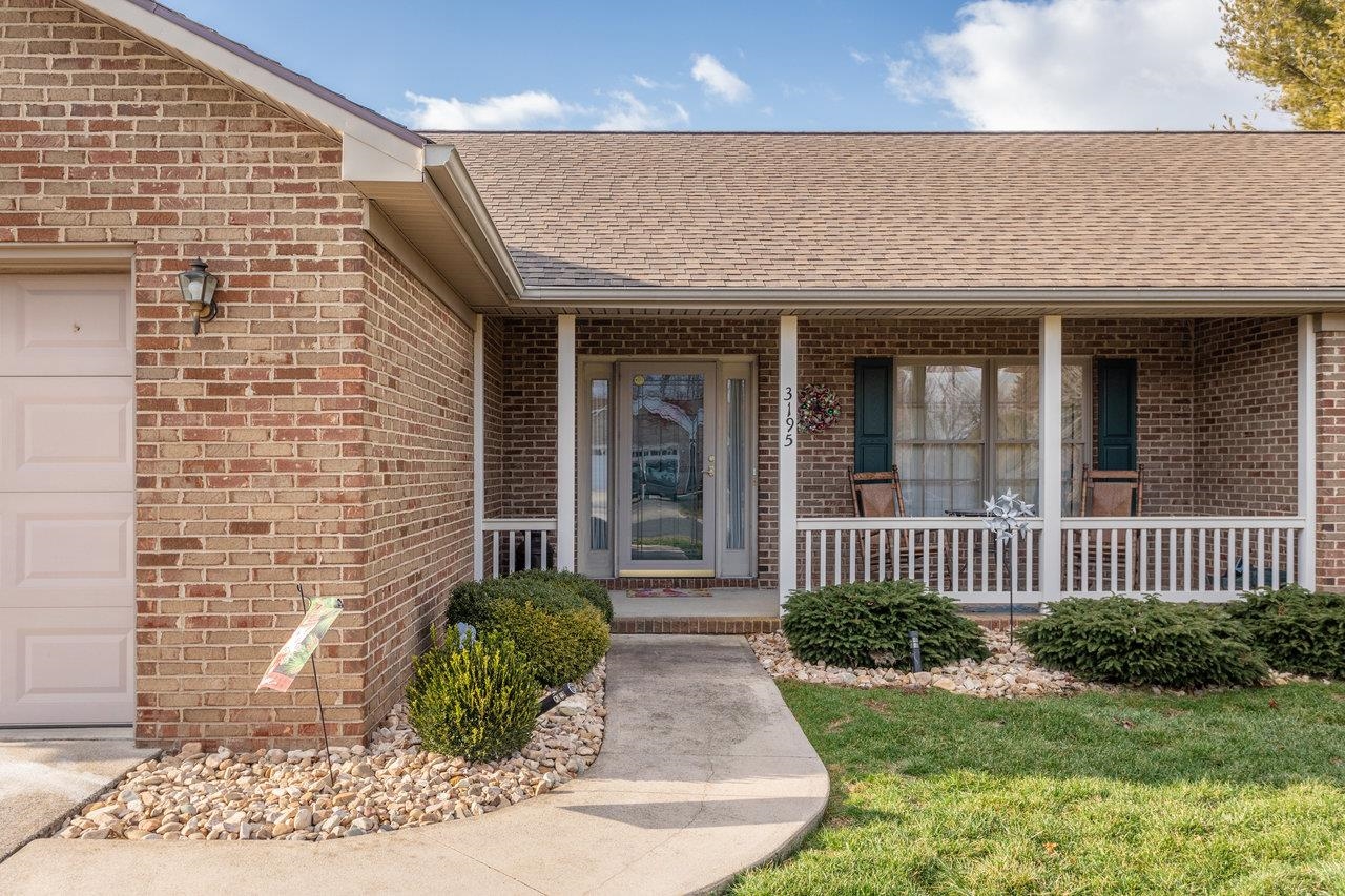 3195 NUTMEG CT