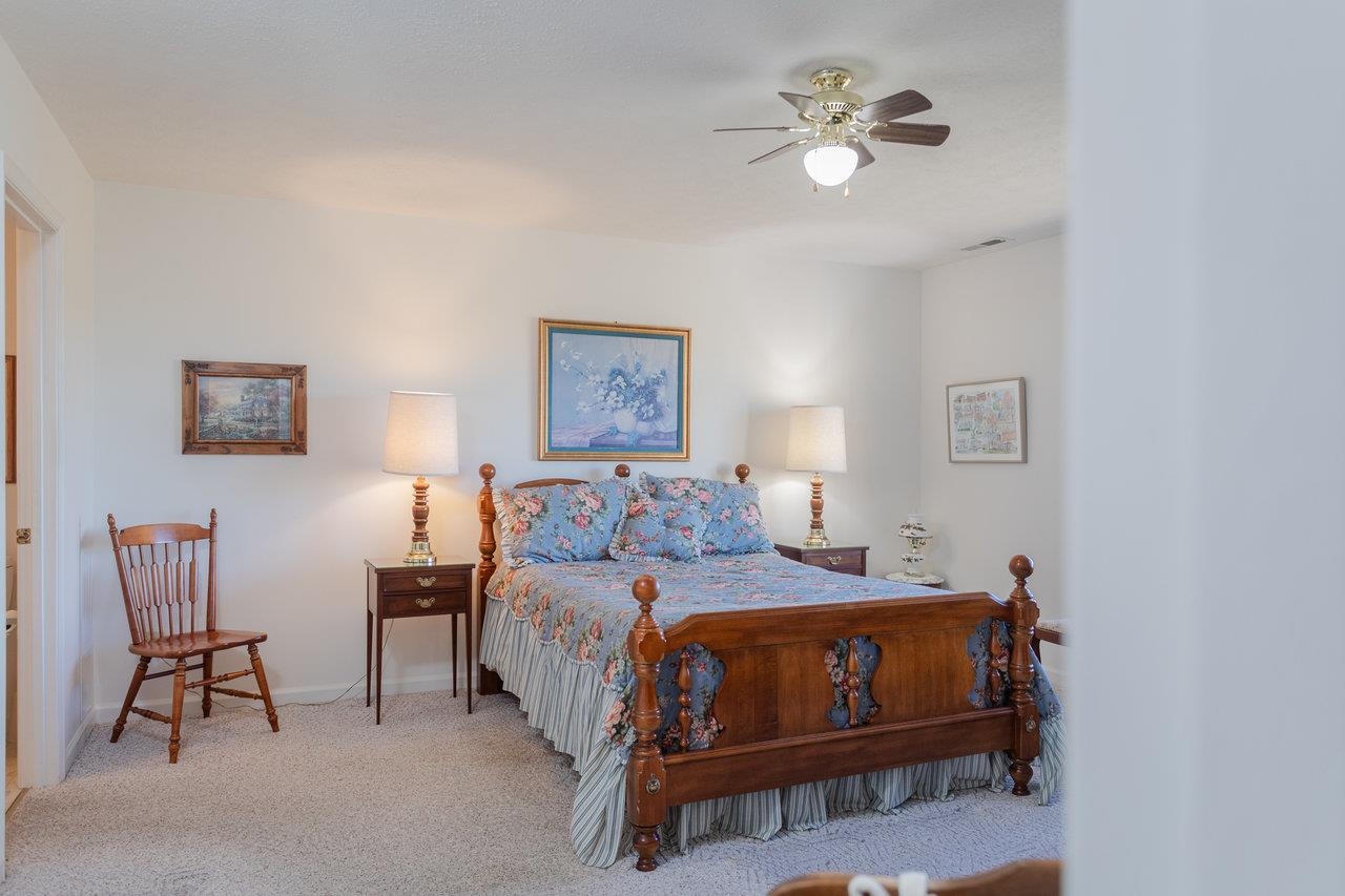 3195 NUTMEG CT