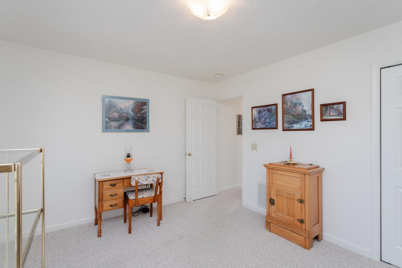 3195 NUTMEG CT