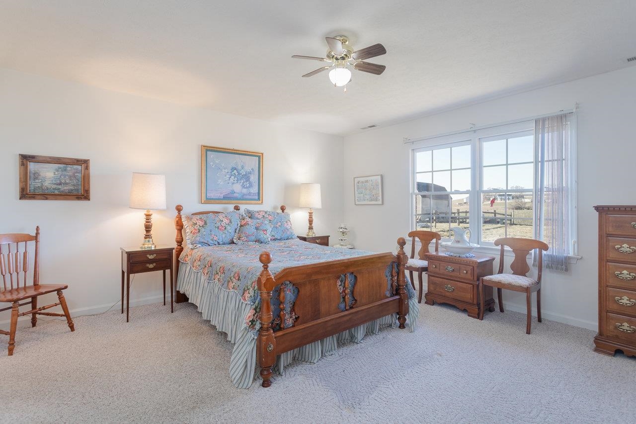 3195 NUTMEG CT