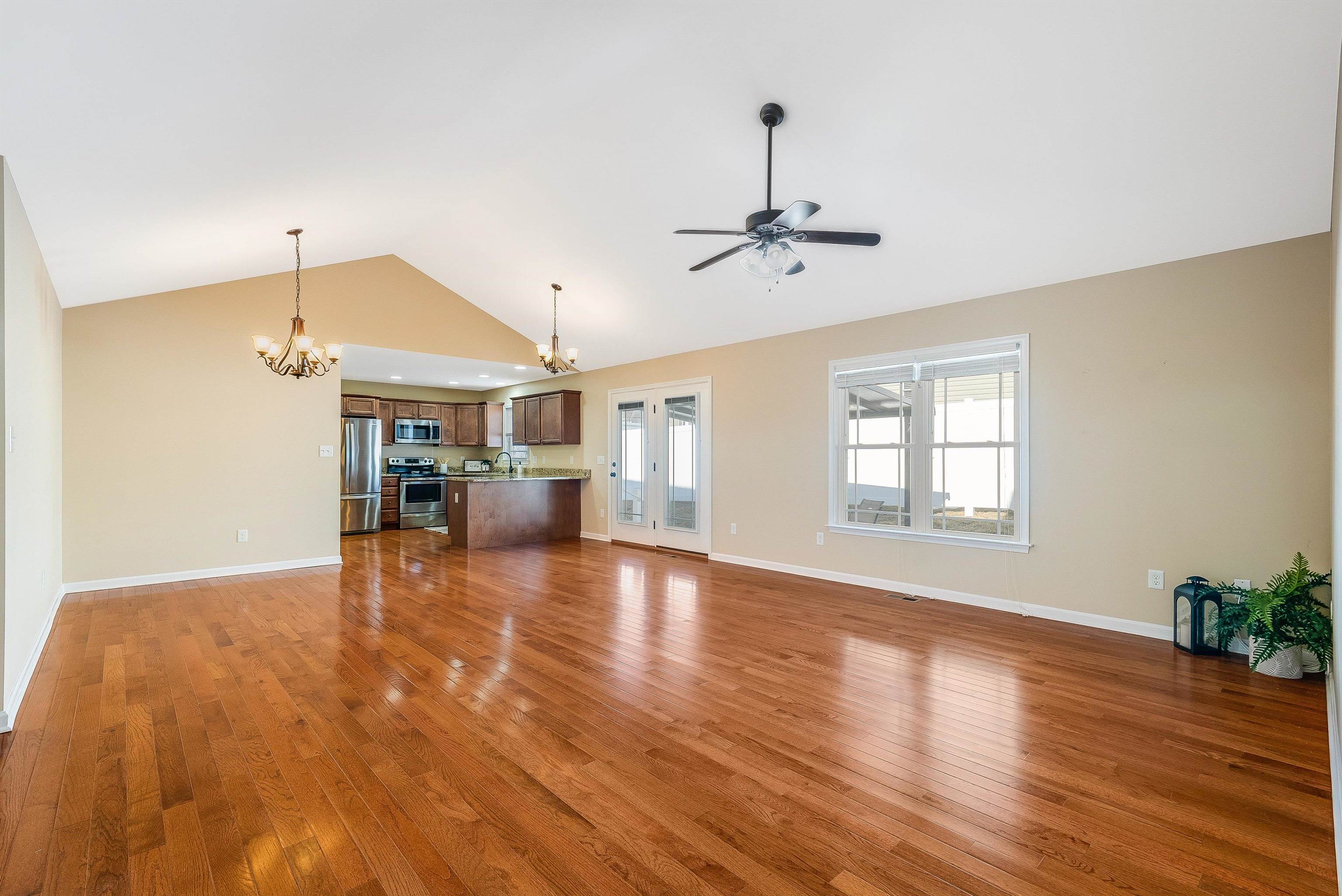7 HULL HILLS LN
