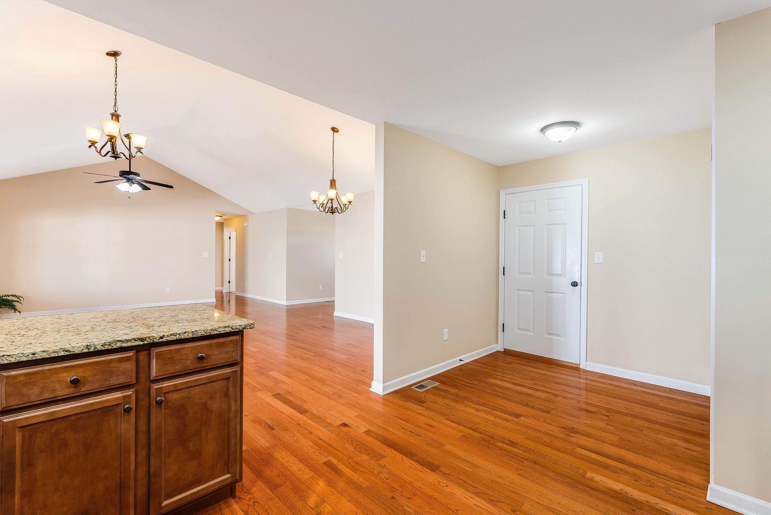 7 HULL HILLS LN