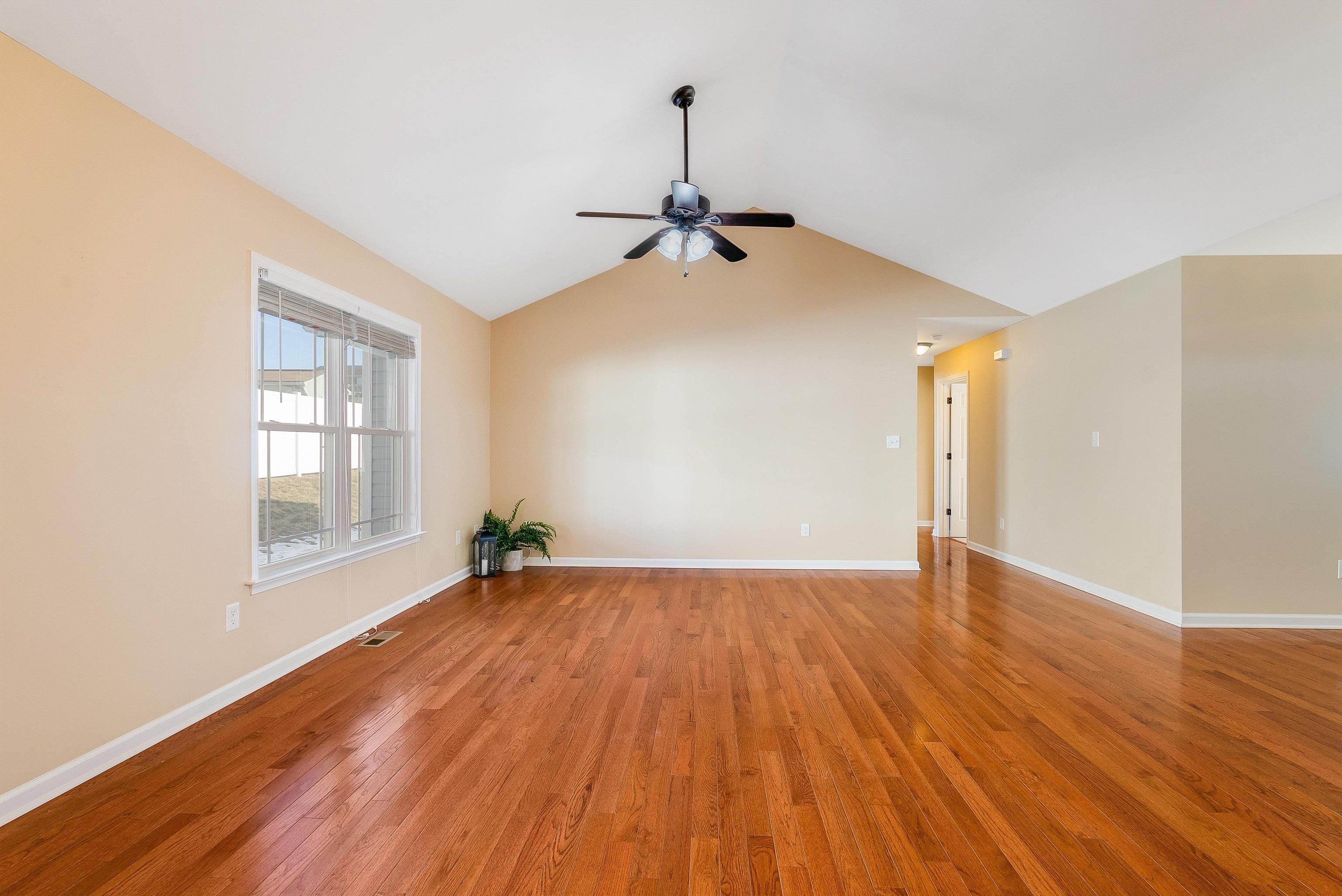 7 HULL HILLS LN
