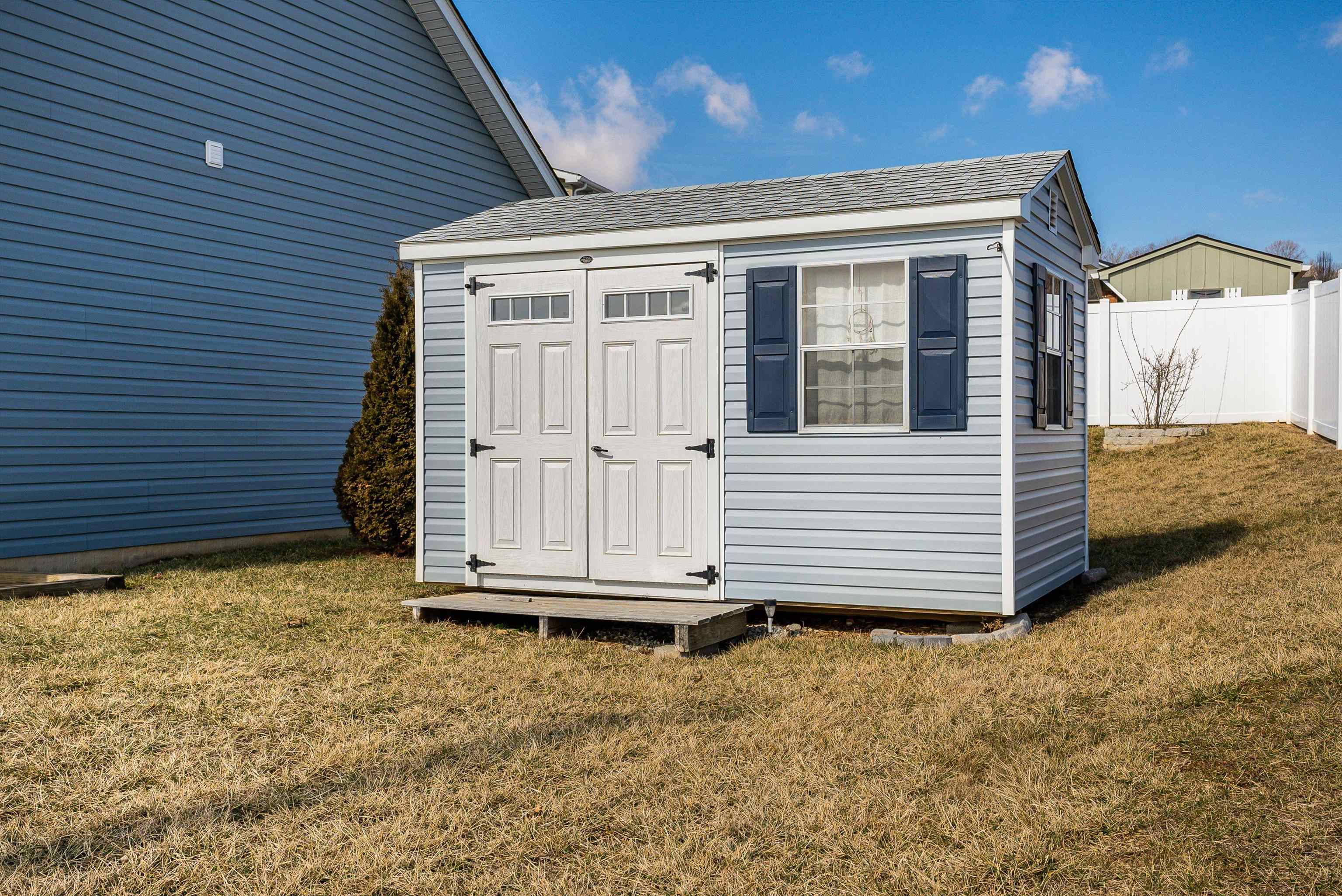7 HULL HILLS LN