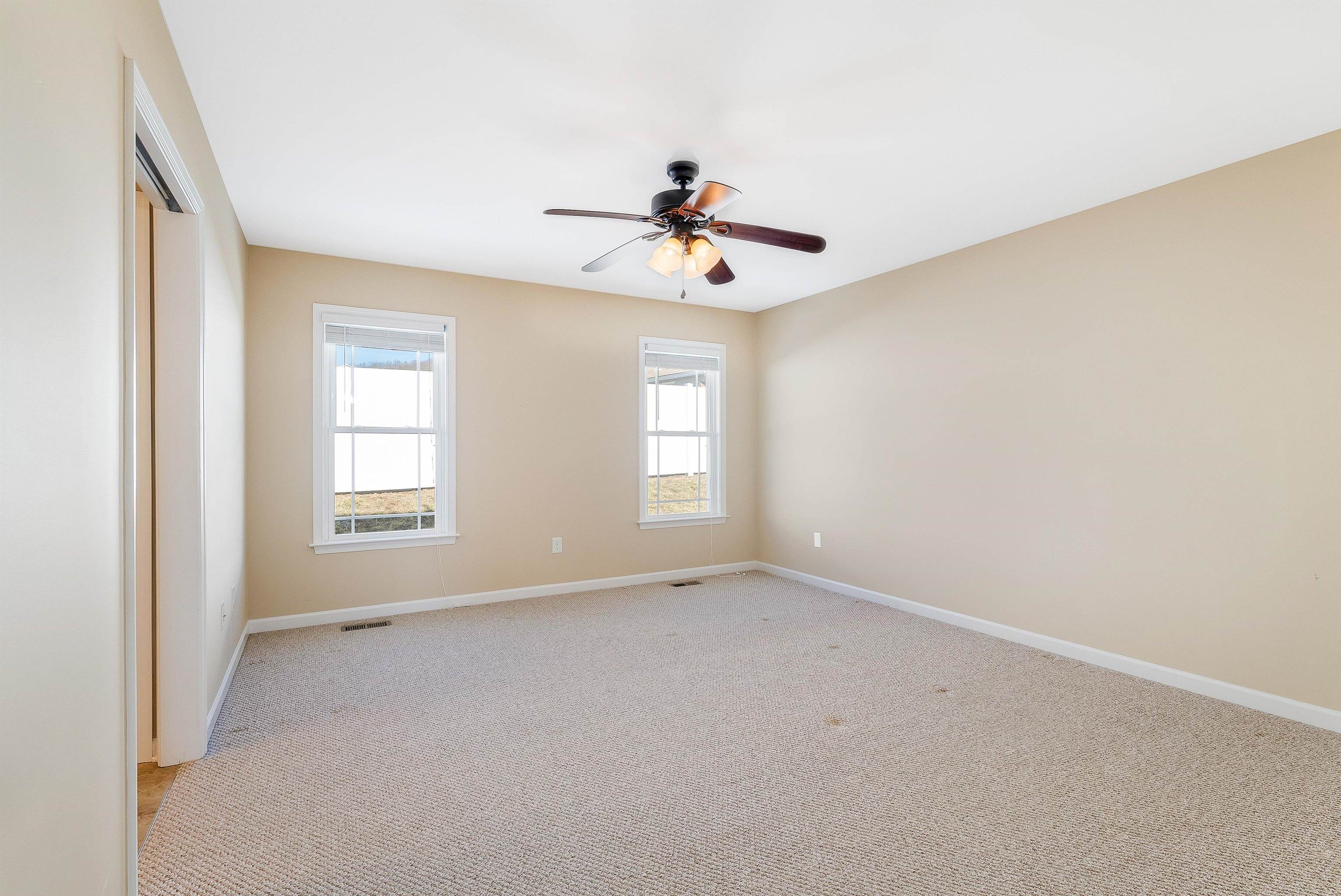 7 HULL HILLS LN