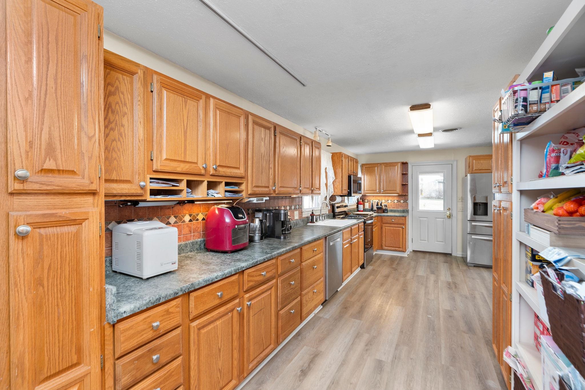 2208 DAVIS RD