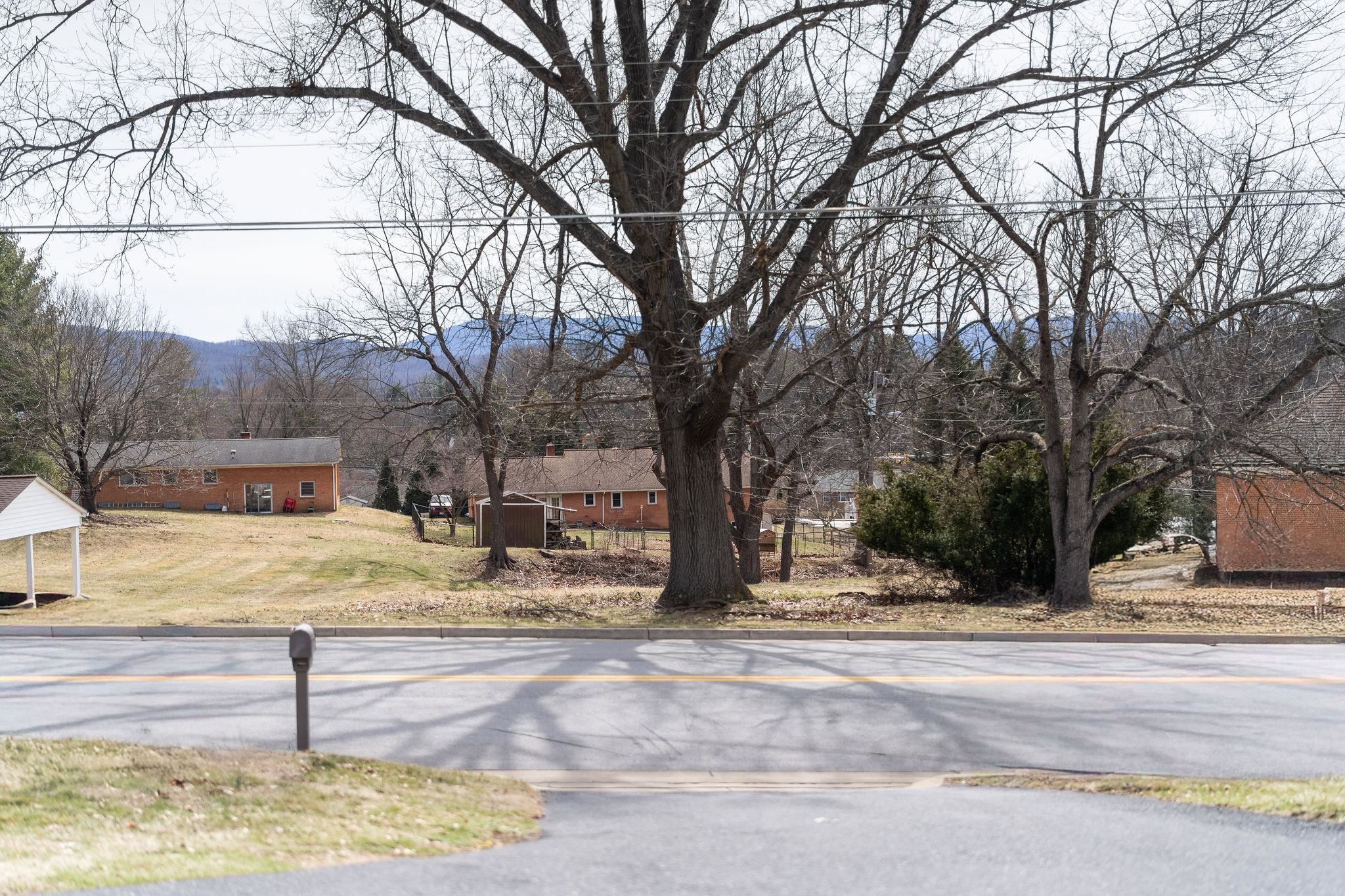 2208 DAVIS RD