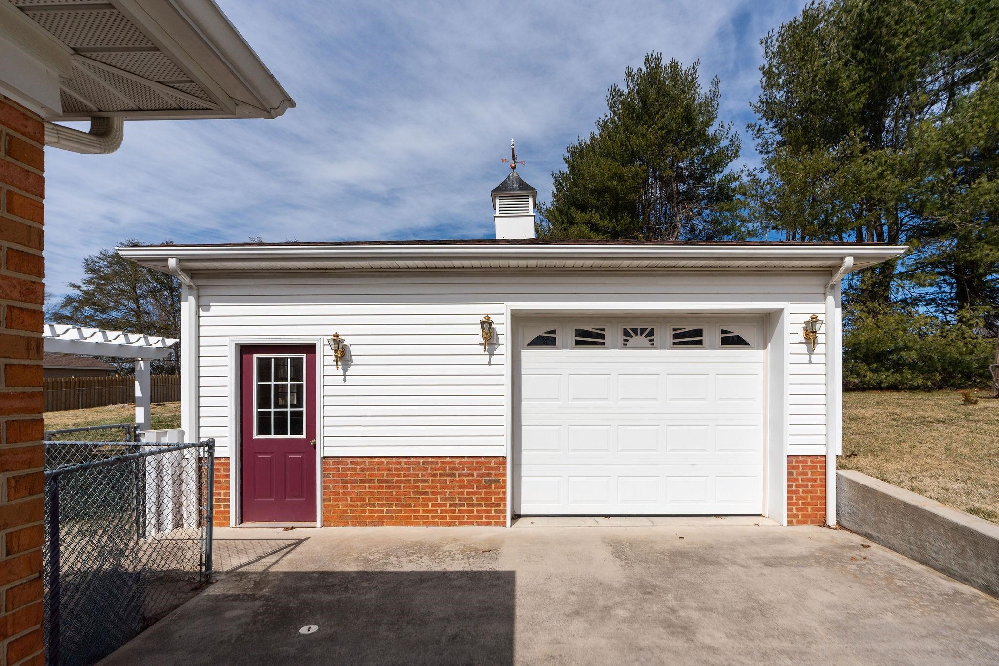 2208 DAVIS RD