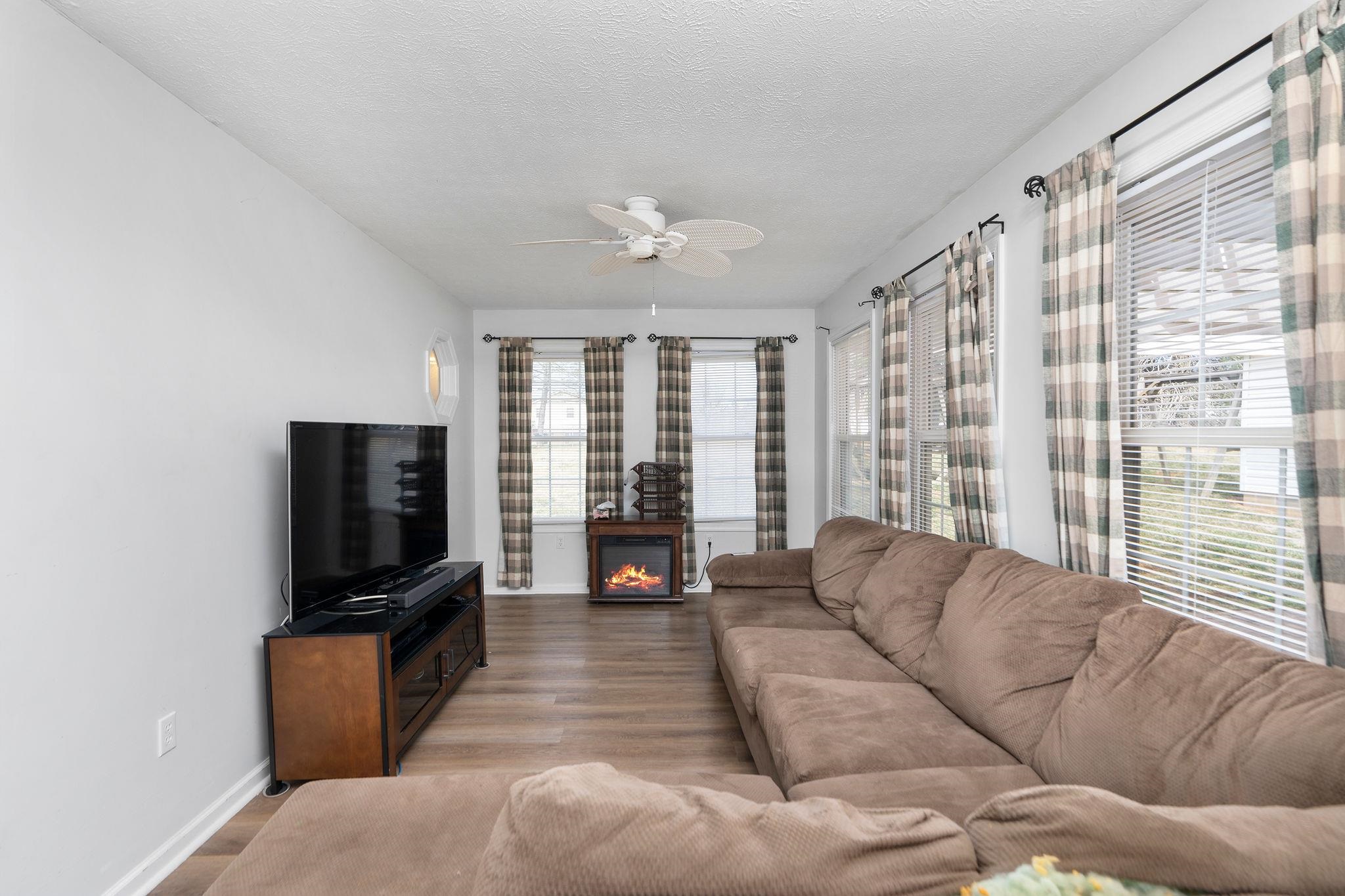 2208 DAVIS RD