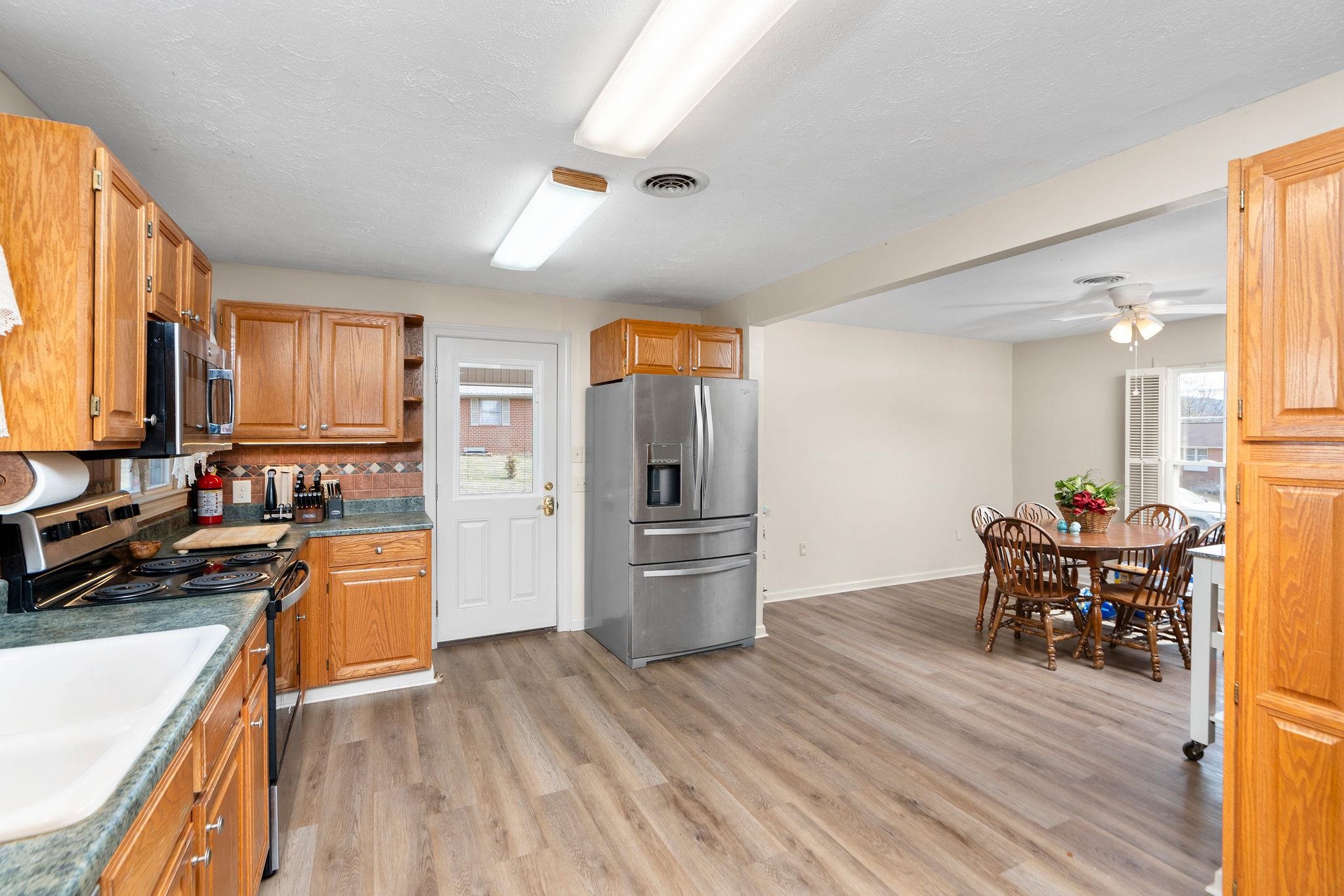 2208 DAVIS RD
