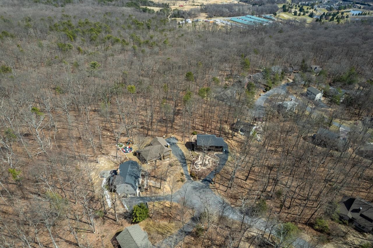 216 PINEY LN