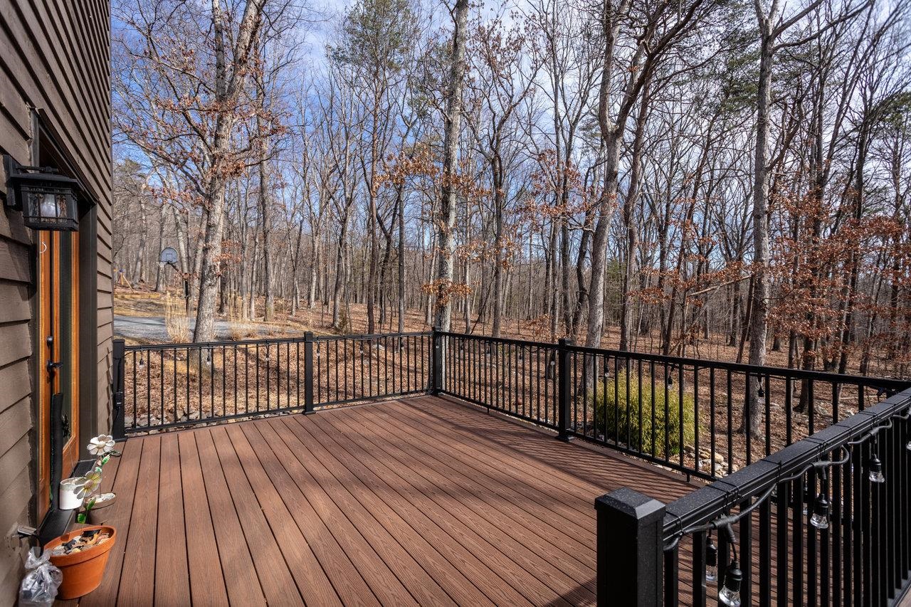 216 PINEY LN