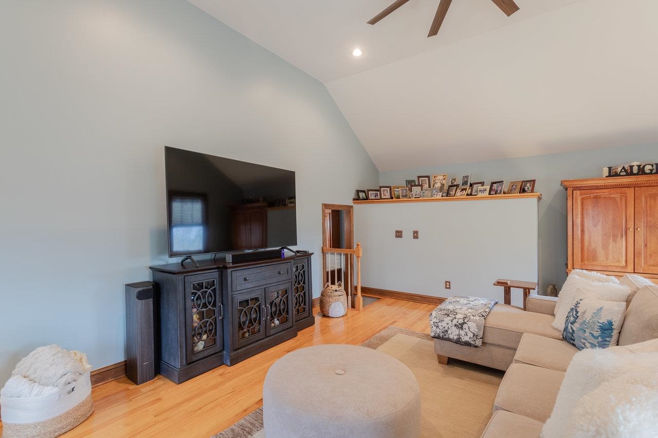 216 PINEY LN