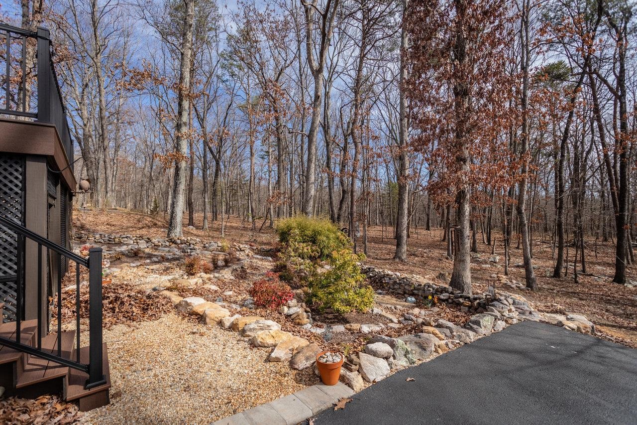 216 PINEY LN
