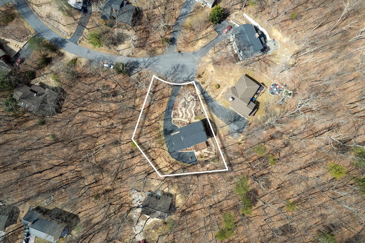 216 PINEY LN