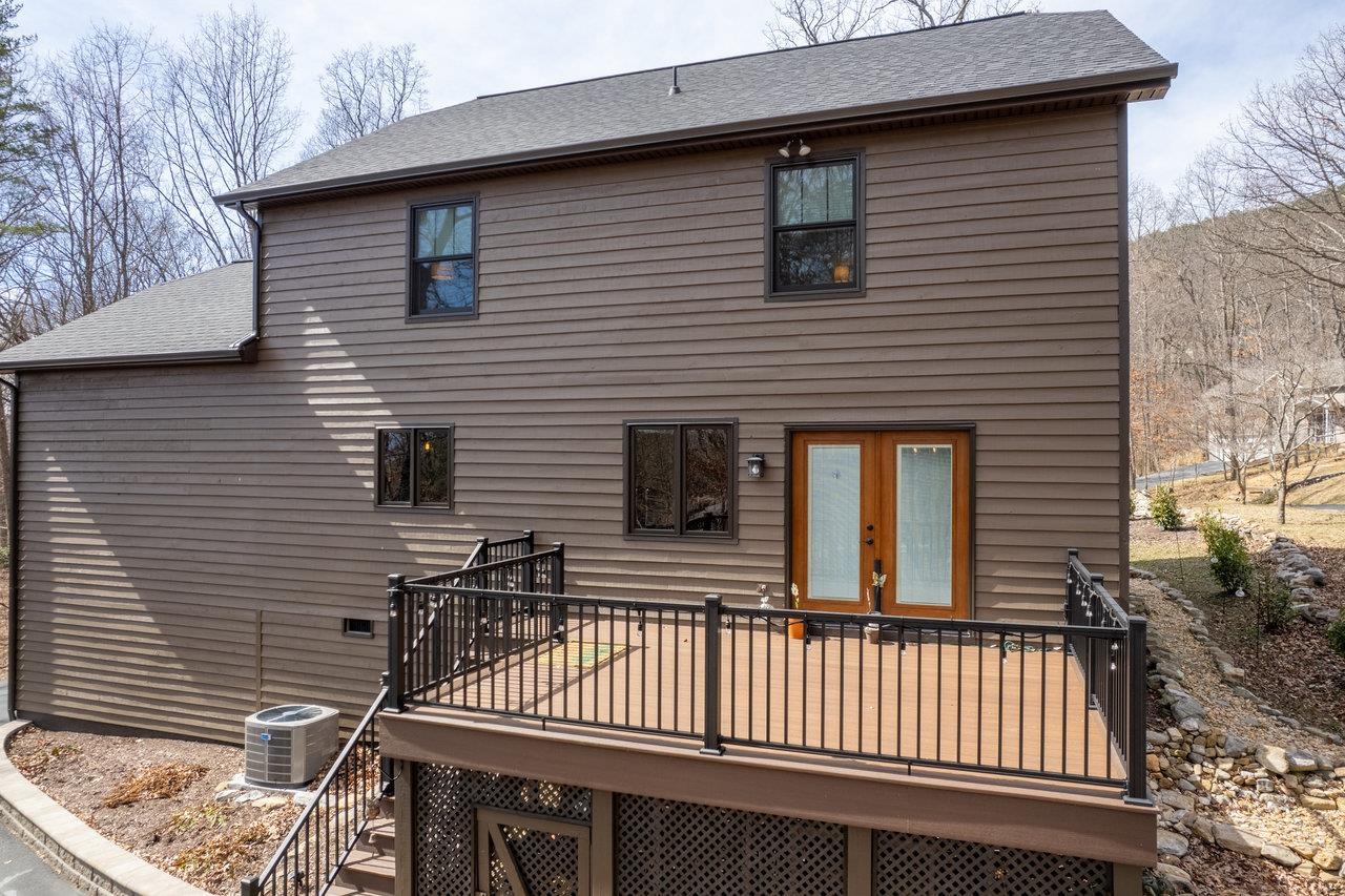 216 PINEY LN
