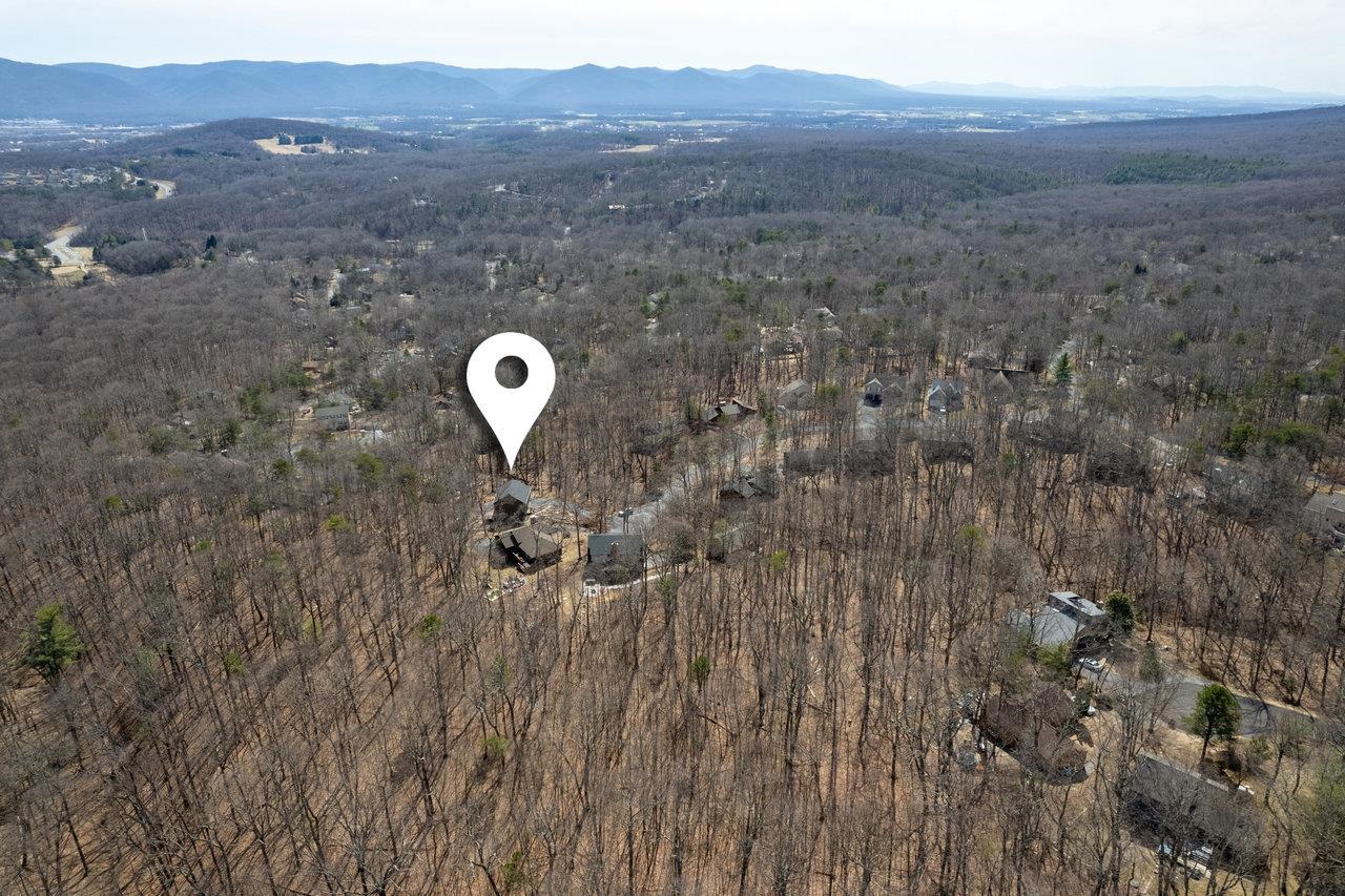 216 PINEY LN