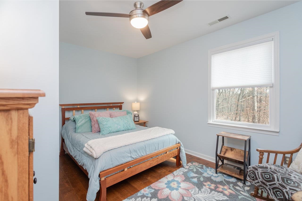 216 PINEY LN