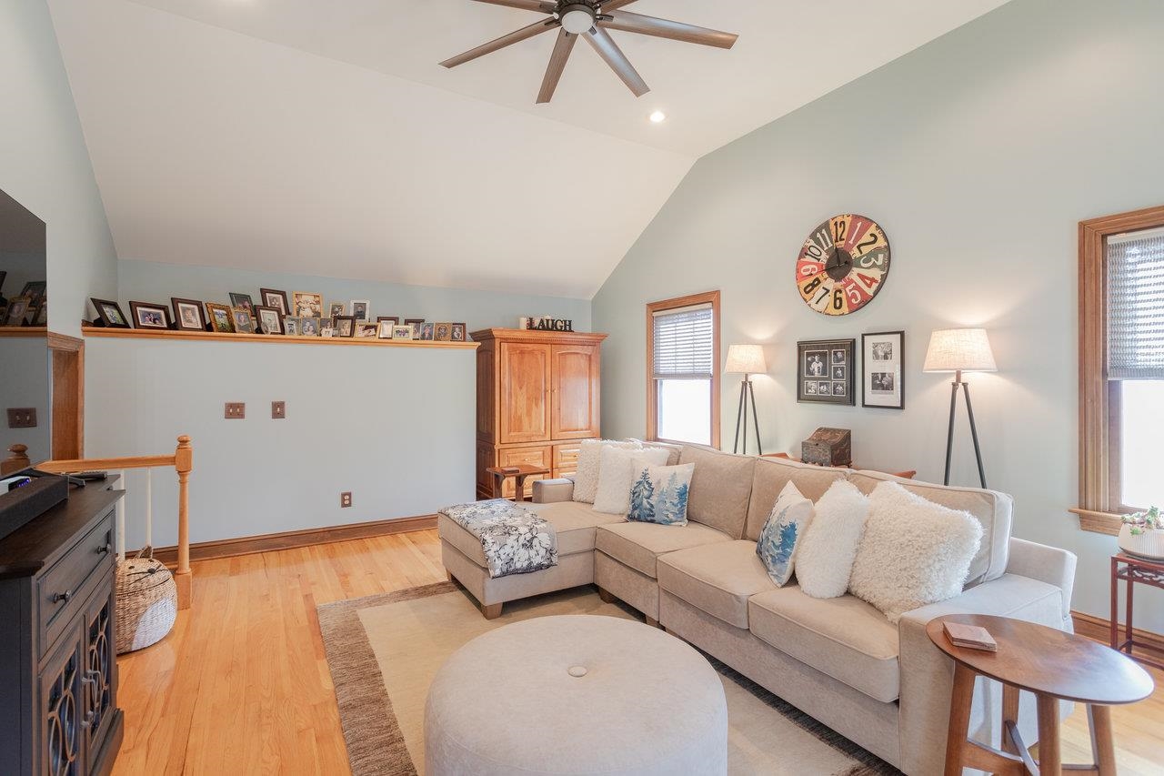 216 PINEY LN