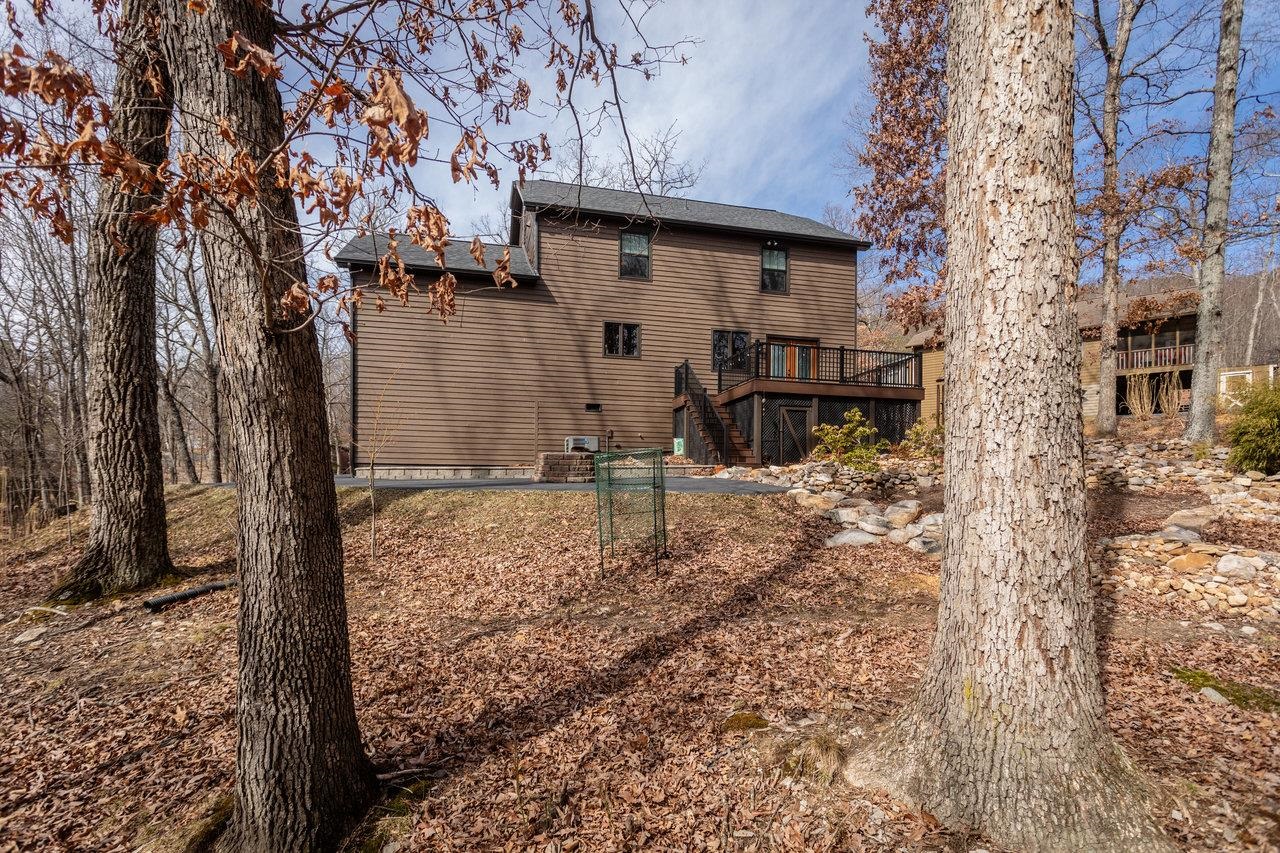 216 PINEY LN