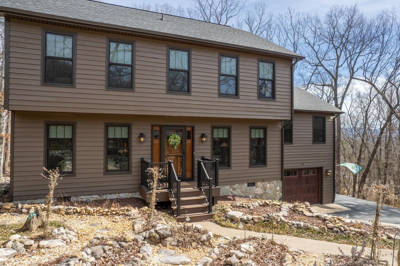 216 PINEY LN