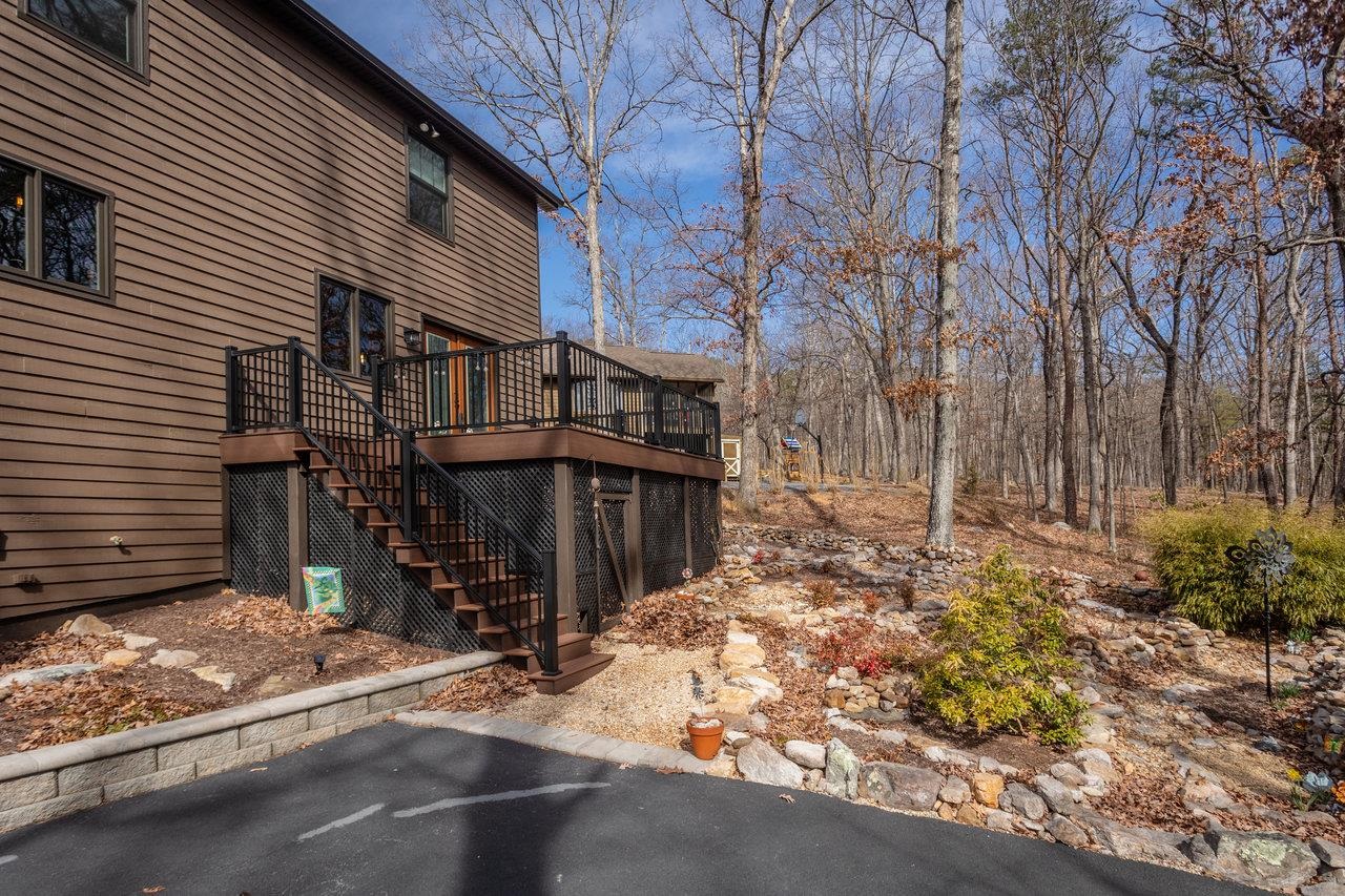 216 PINEY LN