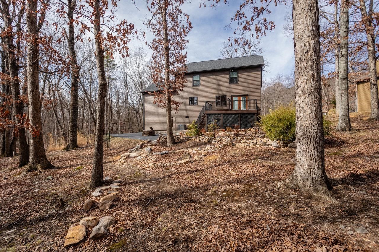 216 PINEY LN