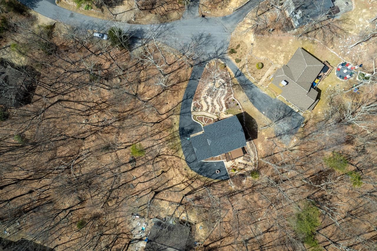 216 PINEY LN