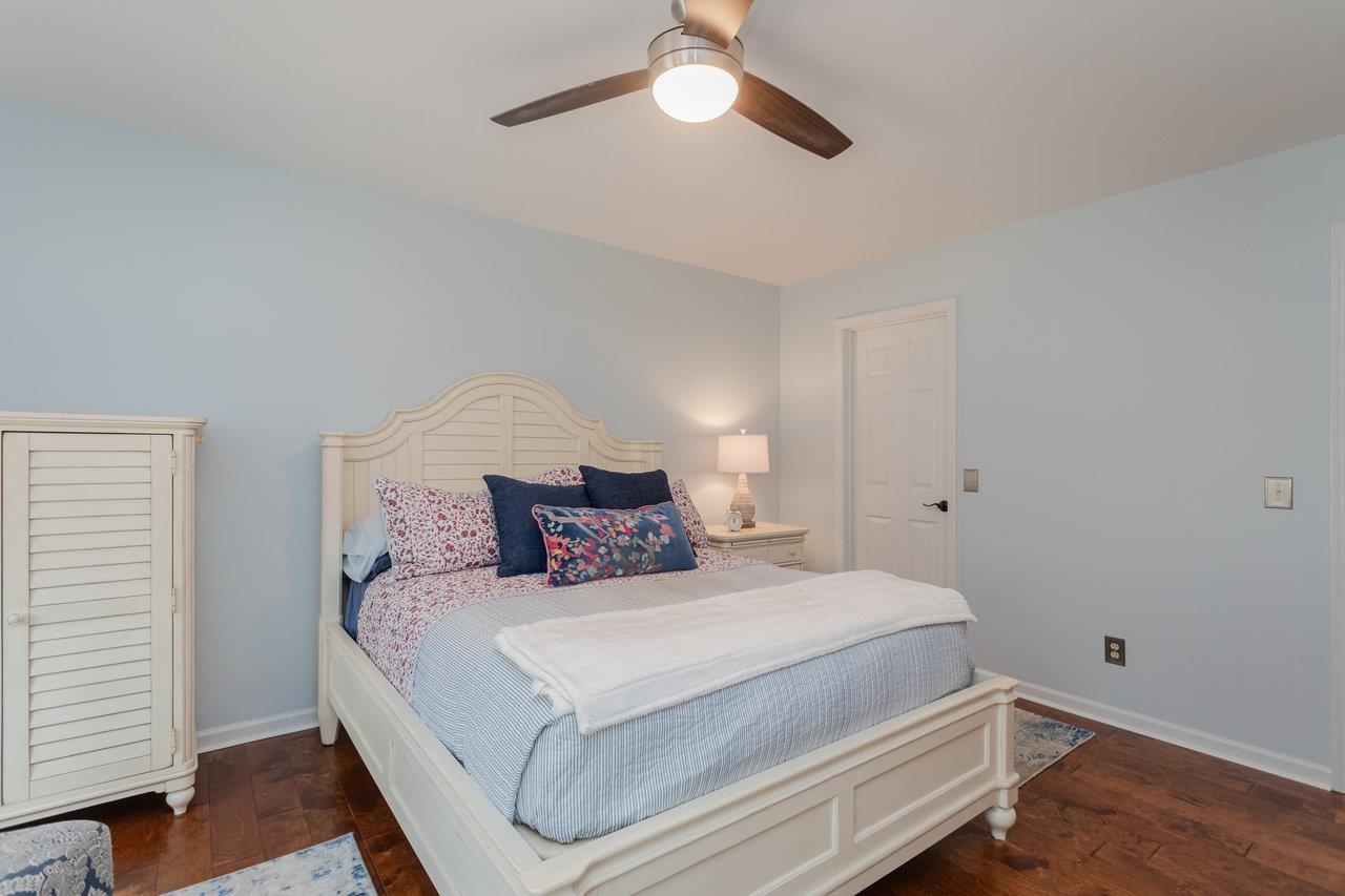 216 PINEY LN