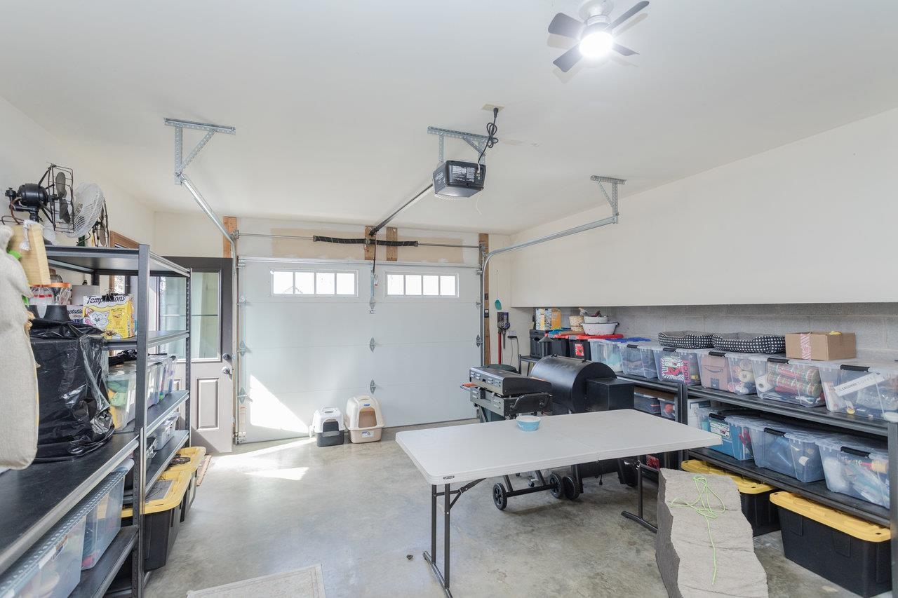 216 PINEY LN